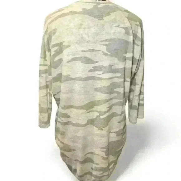 Philosophy Women's V-Neck Gray Camo Print Size Small - Picture 3 of 5